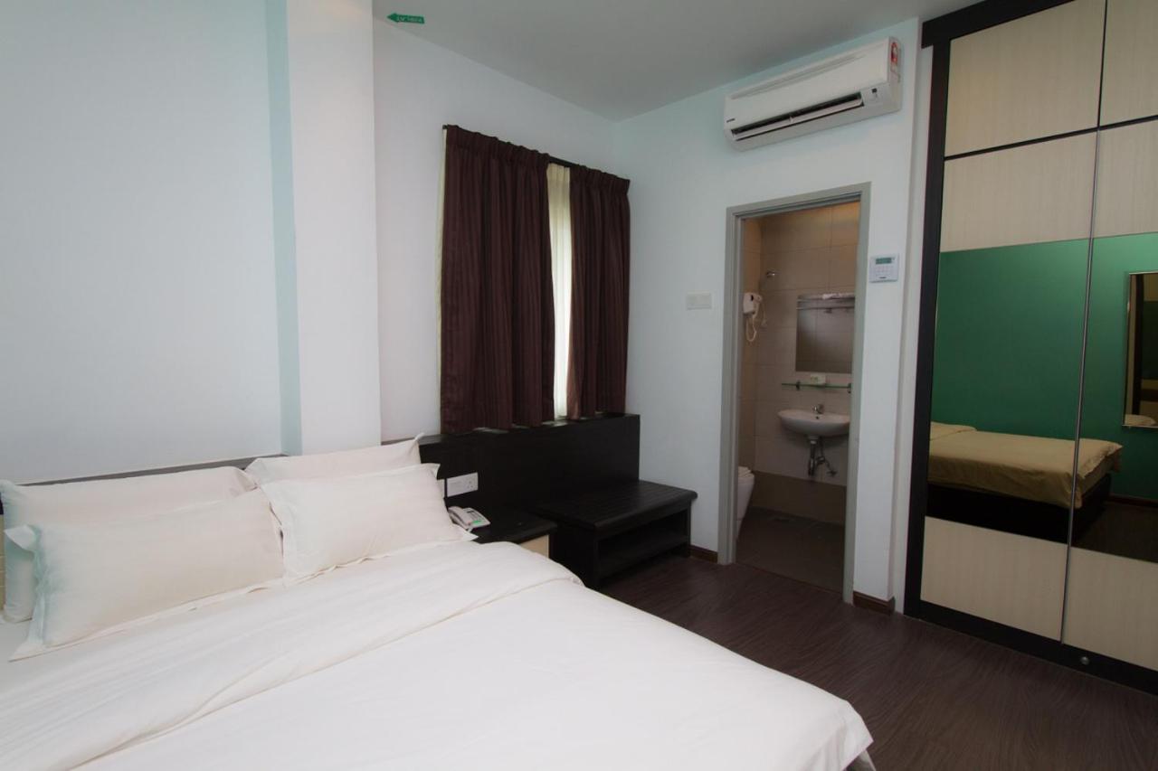 Aurora Boutique Hotel Bahau Екстериор снимка