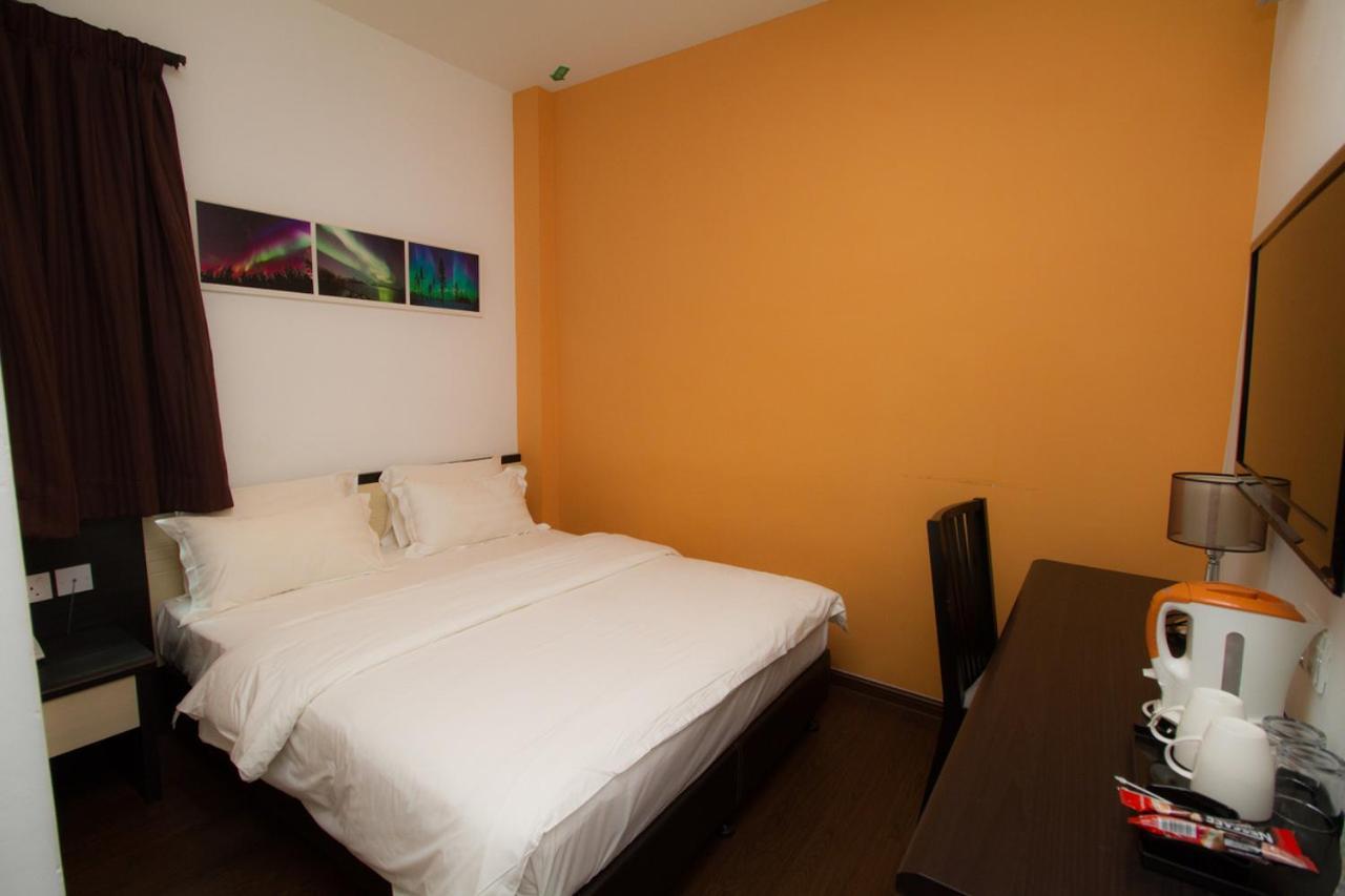 Aurora Boutique Hotel Bahau Екстериор снимка